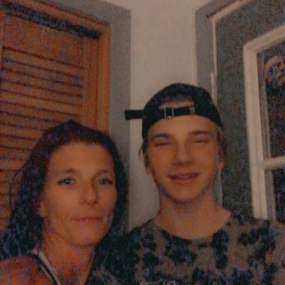 Meet your Posher, Brooke - Picture 1 of 1